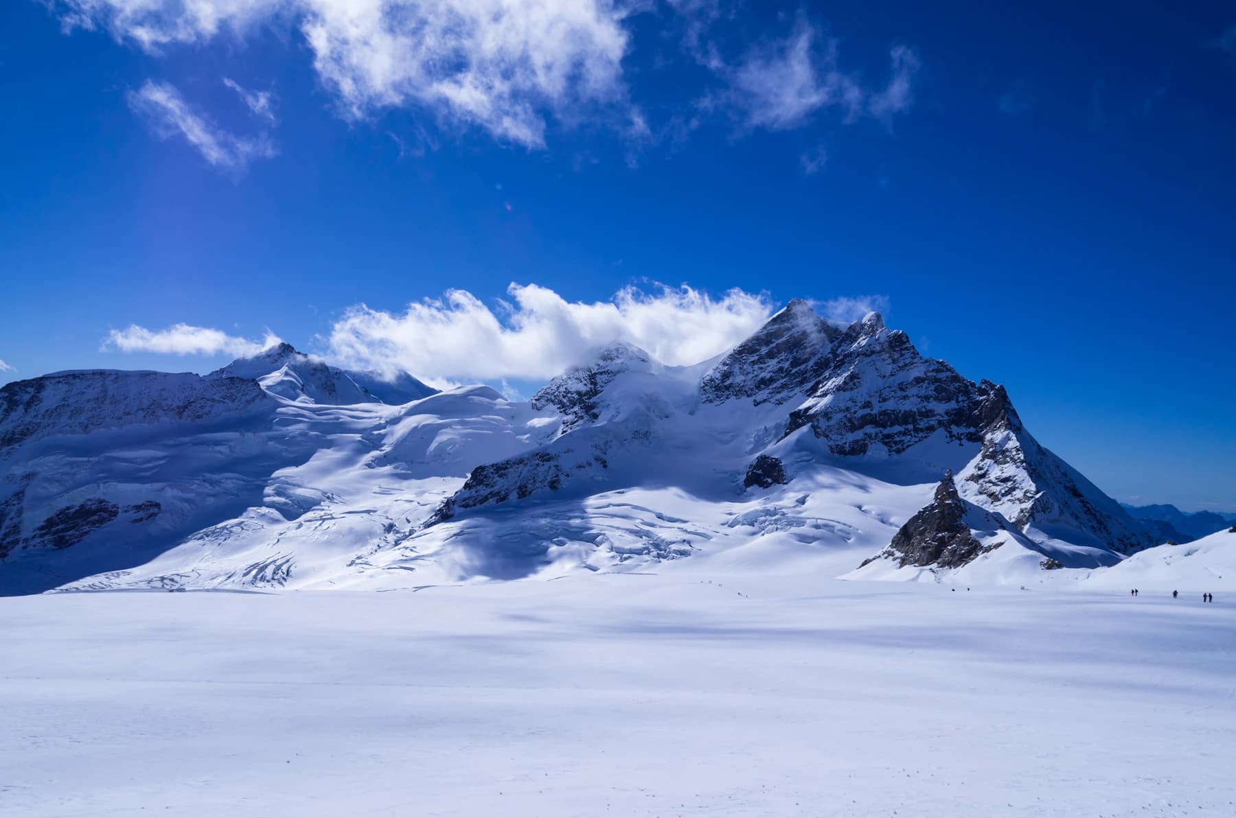 Snowfields and rugged peaks at Jungfrau in the Swiss Alps